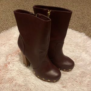 Maroon faux leather ankle booties